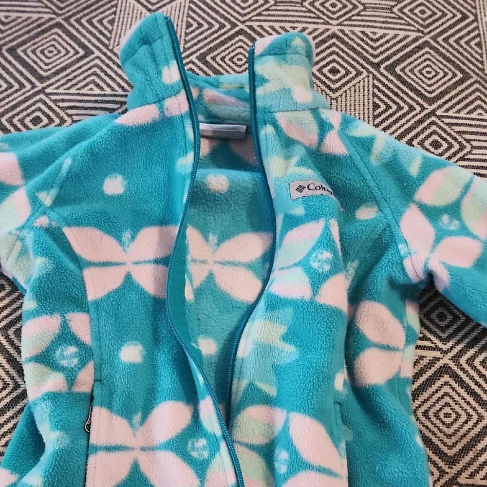 Columbia Turquoise and White Patterned Fleece Jacket